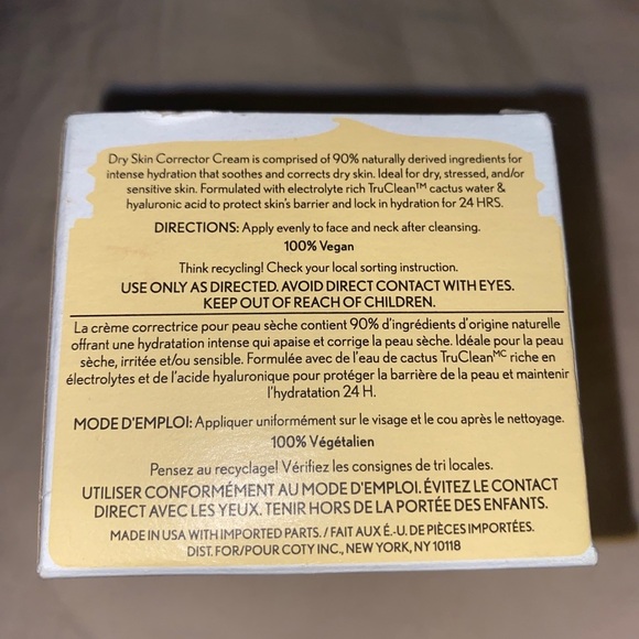 Brand NEW CoverGirl Clean Fresh Skincare Dry Skin Corrector Cream 60ml 2.0 Fl Oz - Picture 3 of 5